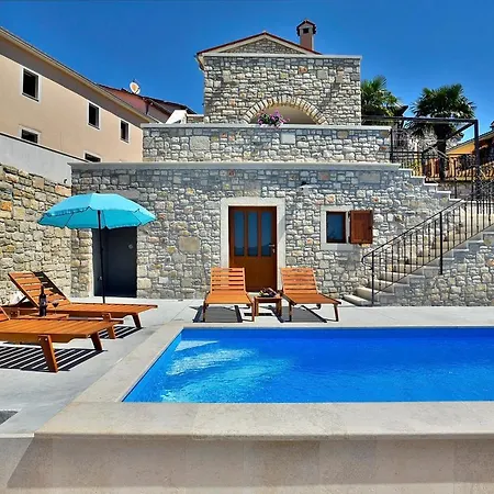 בית נופש Villa Beram *